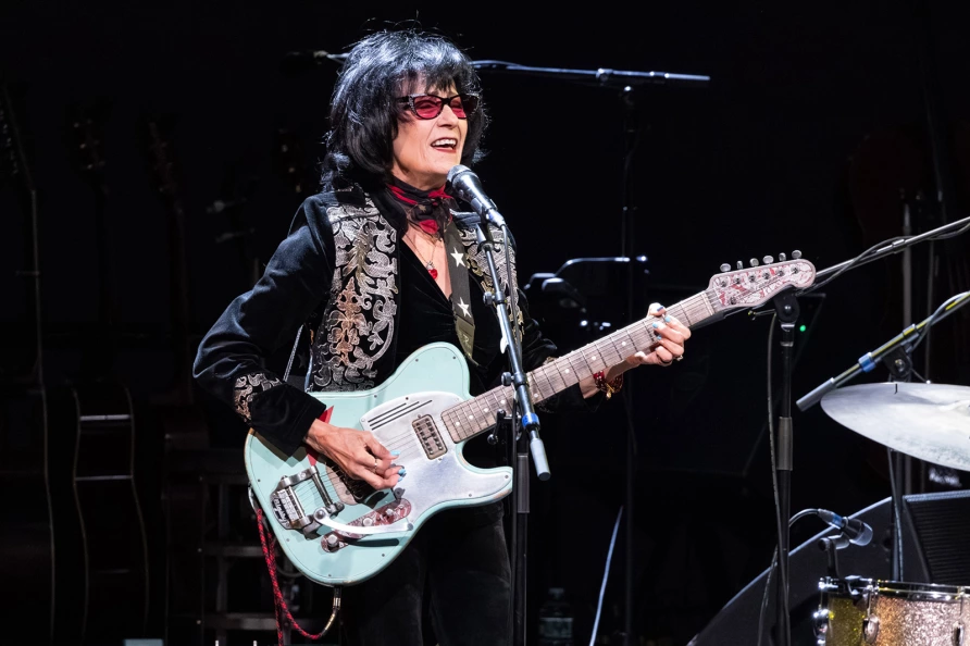 Robert Plant's Saving Grace played Brooklyn Paramount (pics, setlist)