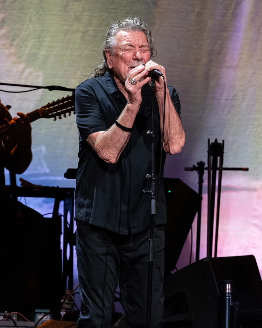 Robert Plant's Saving Grace played Brooklyn Paramount (pics, setlist), image size:892x1115