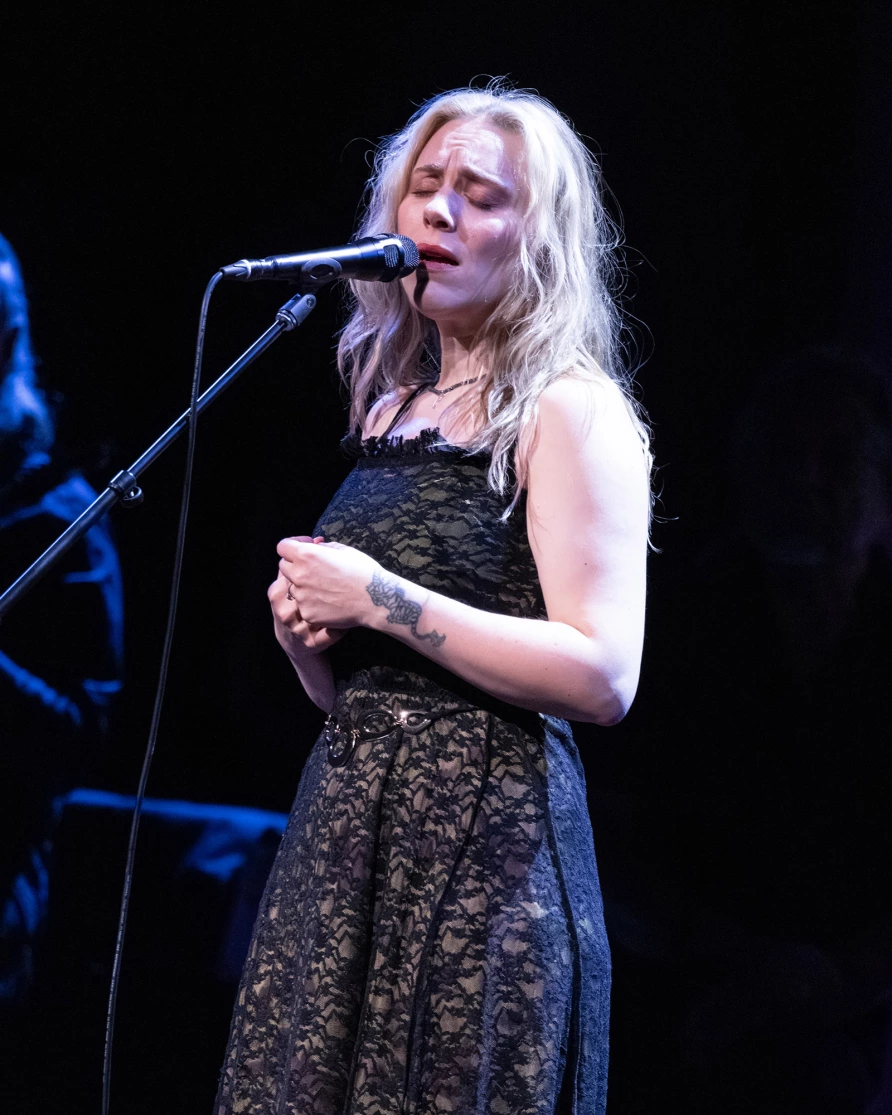 Robert Plant's Saving Grace played Brooklyn Paramount (pics, setlist), image size:892x1115