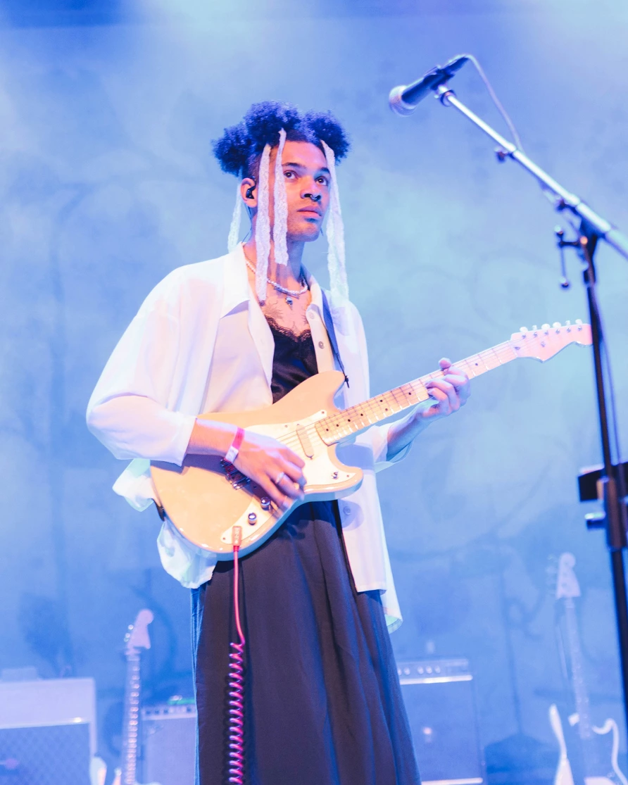 Phoebe Rings at Brooklyn Paramount