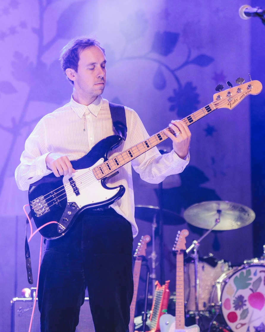 Phoebe Rings at Brooklyn Paramount
