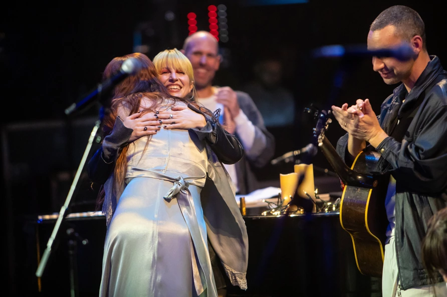Florence Welch & Hayley Williams at The Ally Coalition Talent Show 2025  at Skirball Center