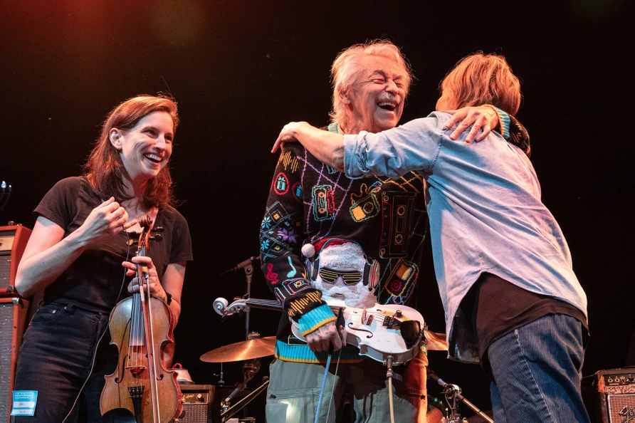 Yo La Tengo with Peter Stampfel and Stephanie Coleman at Bowery Ballroom: Hanukkah 2025 night 6