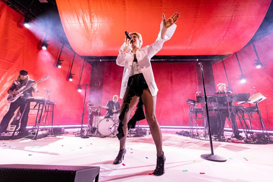 Robyn at Brooklyn Paramount