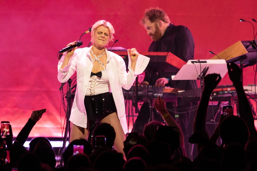 Robyn at Brooklyn Paramount