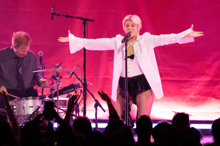 Robyn at Brooklyn Paramount