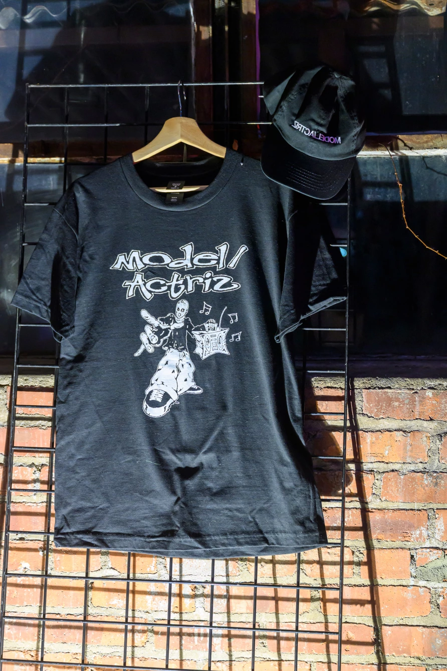 Peaches at Knockdown Center