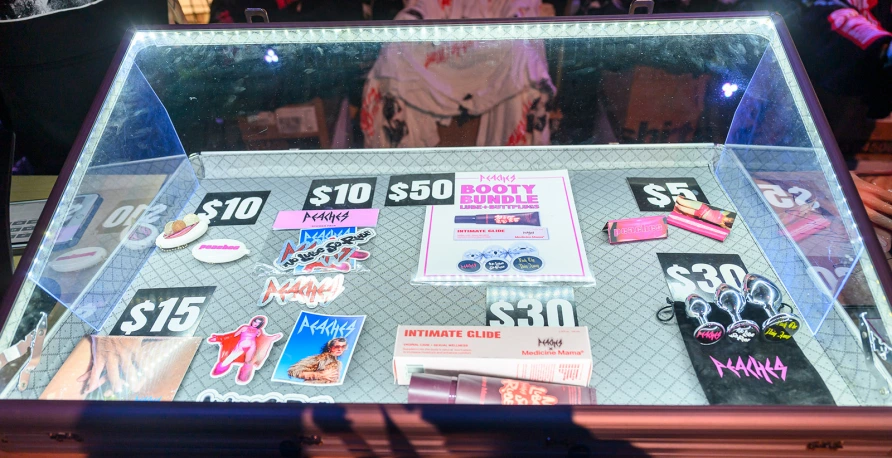 Peaches at Knockdown Center