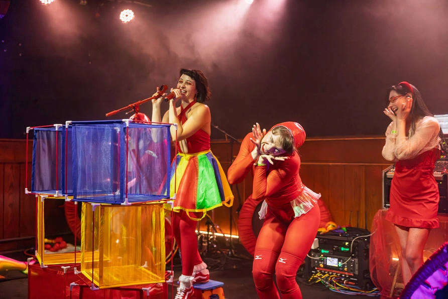 Gelli Haha at Schubas