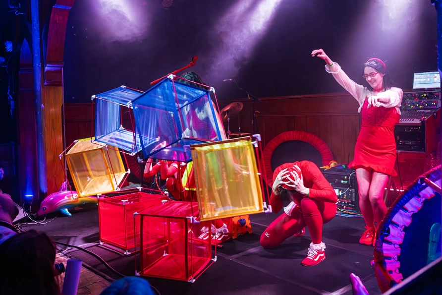 Gelli Haha at Schubas