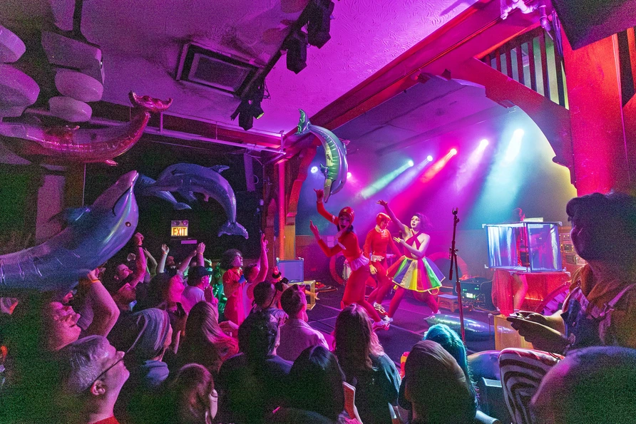 Gelli Haha at Schubas