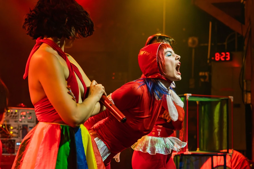 Gelli Haha at Schubas