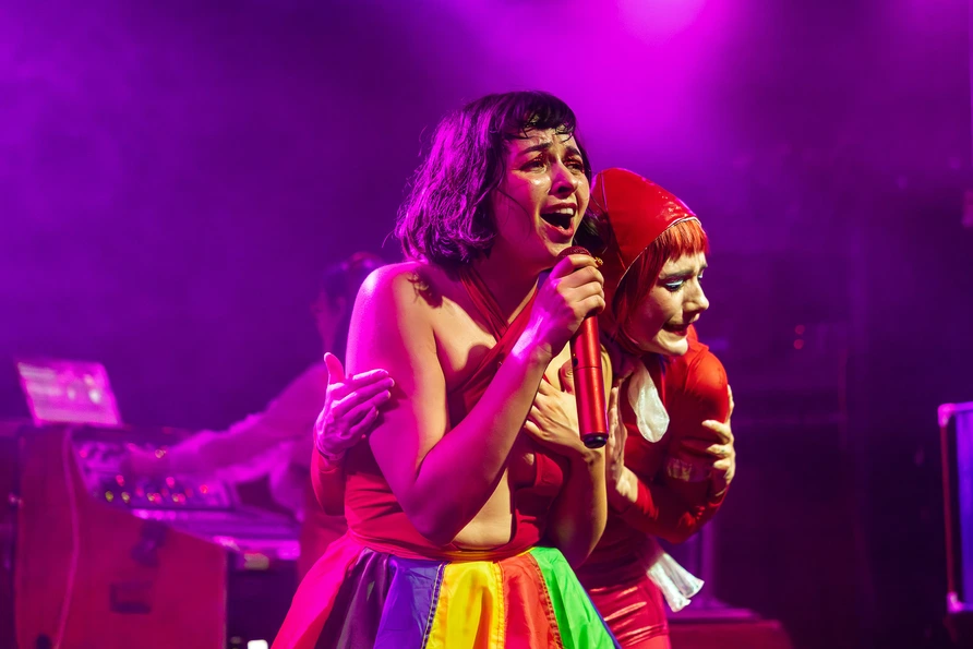 Gelli Haha at Schubas