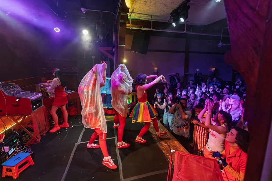 Gelli Haha at Schubas