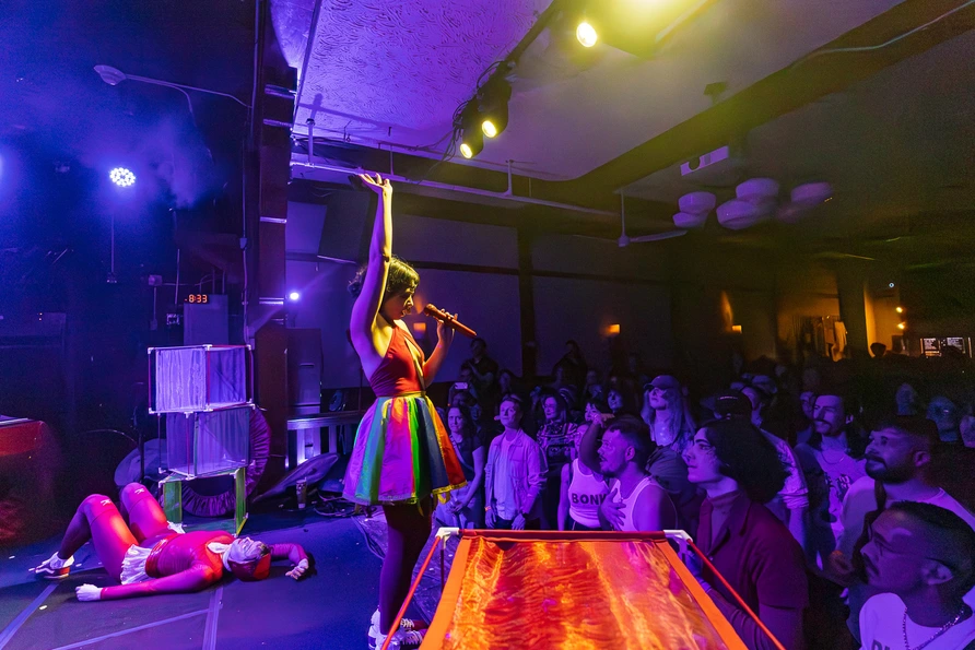 Gelli Haha at Schubas