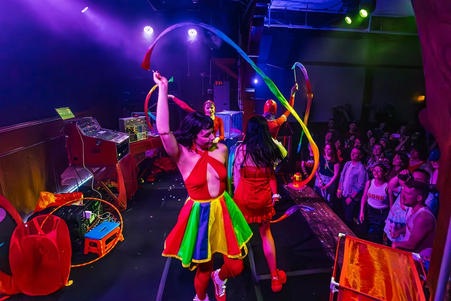 Gelli Haha at Schubas