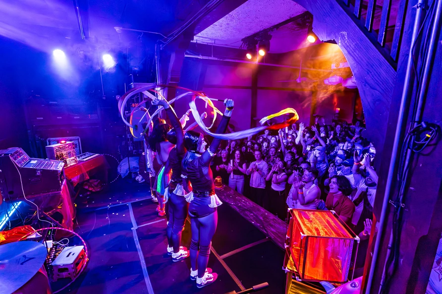 Gelli Haha at Schubas