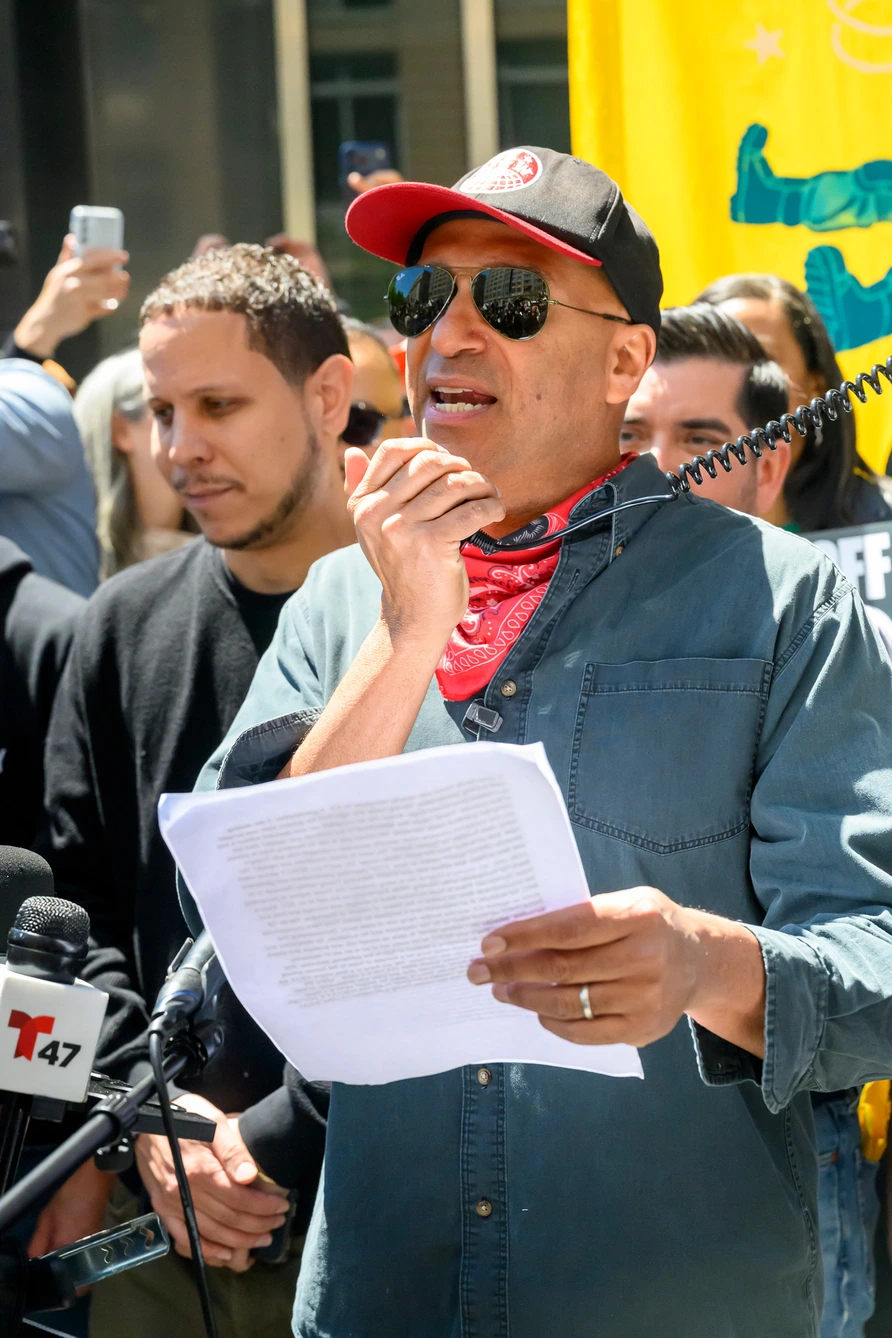 Tom Morello at Hands of NYC Rally at 26 Federal Plaza