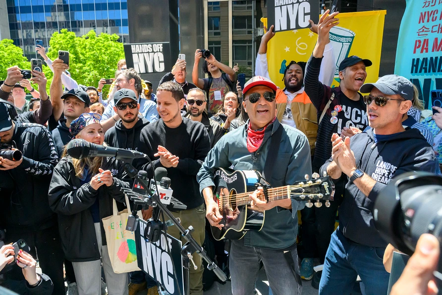 Tom Morello at Hands of NYC Rally at 26 Federal Plaza