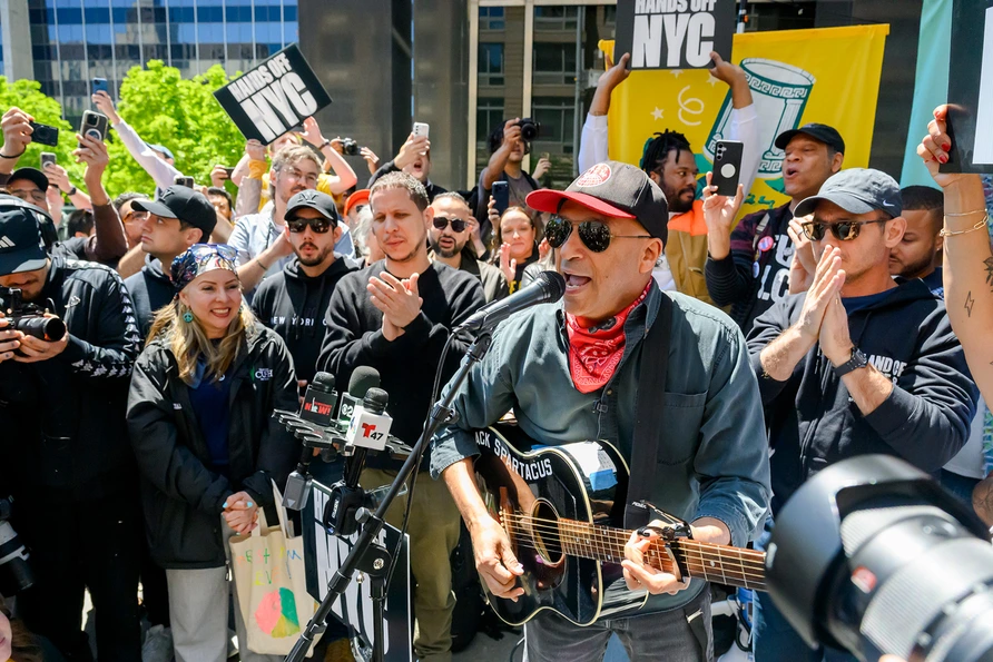 Tom Morello at Hands of NYC Rally at 26 Federal Plaza