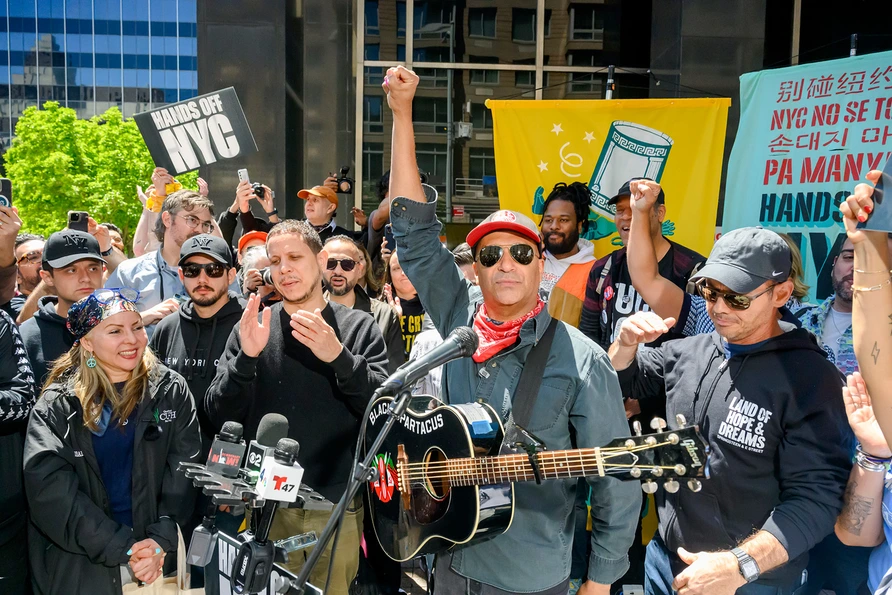 Tom Morello at Hands of NYC Rally at 26 Federal Plaza