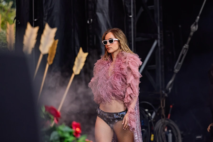 Suki Waterhouse at Lollapalooza 2026