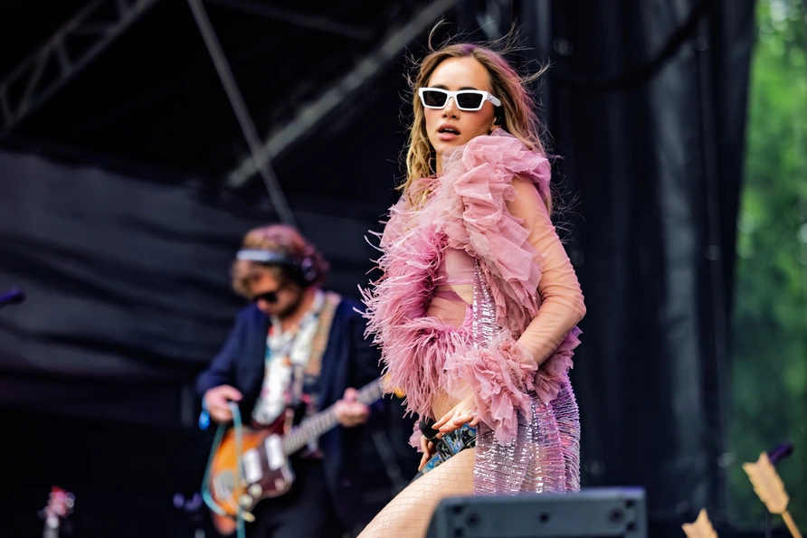 Suki Waterhouse at Lollapalooza 2026