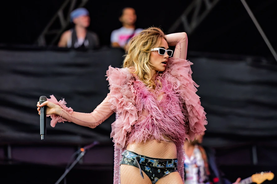 Suki Waterhouse at Lollapalooza 2026