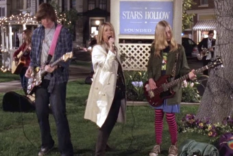 Thurston, Kim and Coco on 'Gilmore Girls'