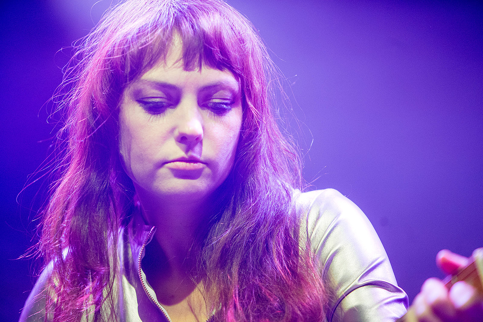 Angel Olsen performing 'Half Way Home' & rarities on livestream