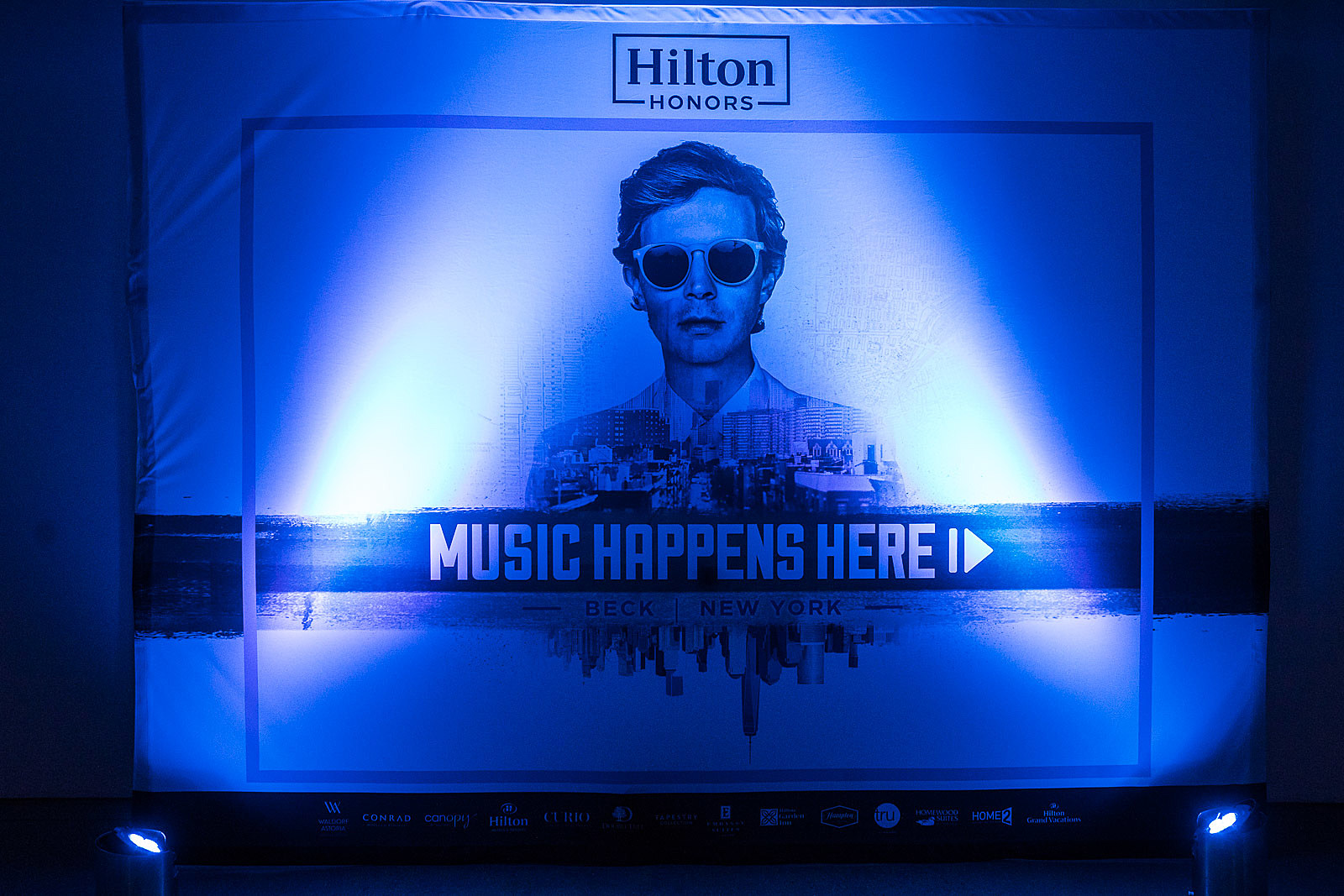 Inside Beck Beck played the hits at intimate Spring Studios show (pics, video setlist)