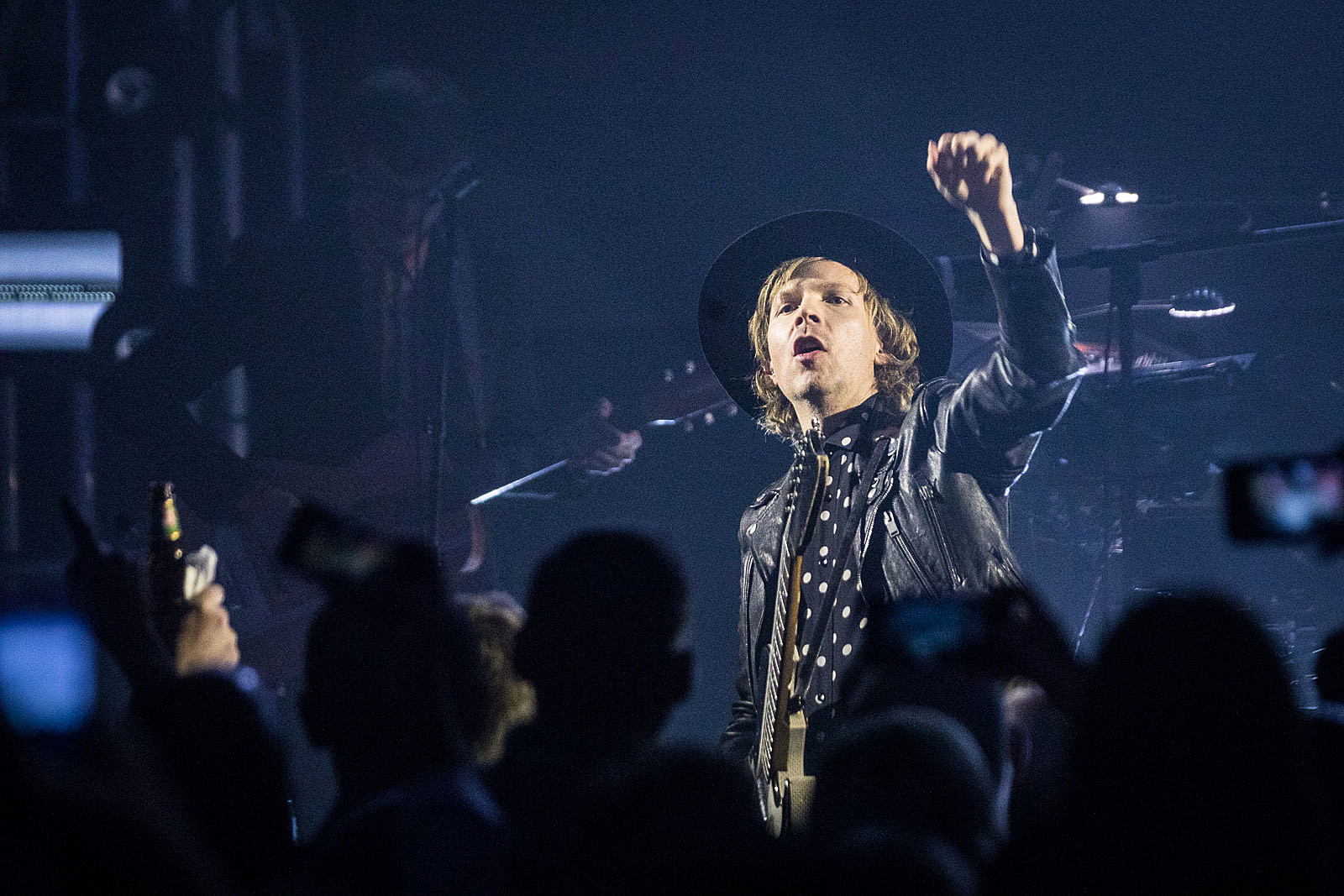 Beck shares new remix, expands tour, playing MSG (w/ BV Presale), Red ...