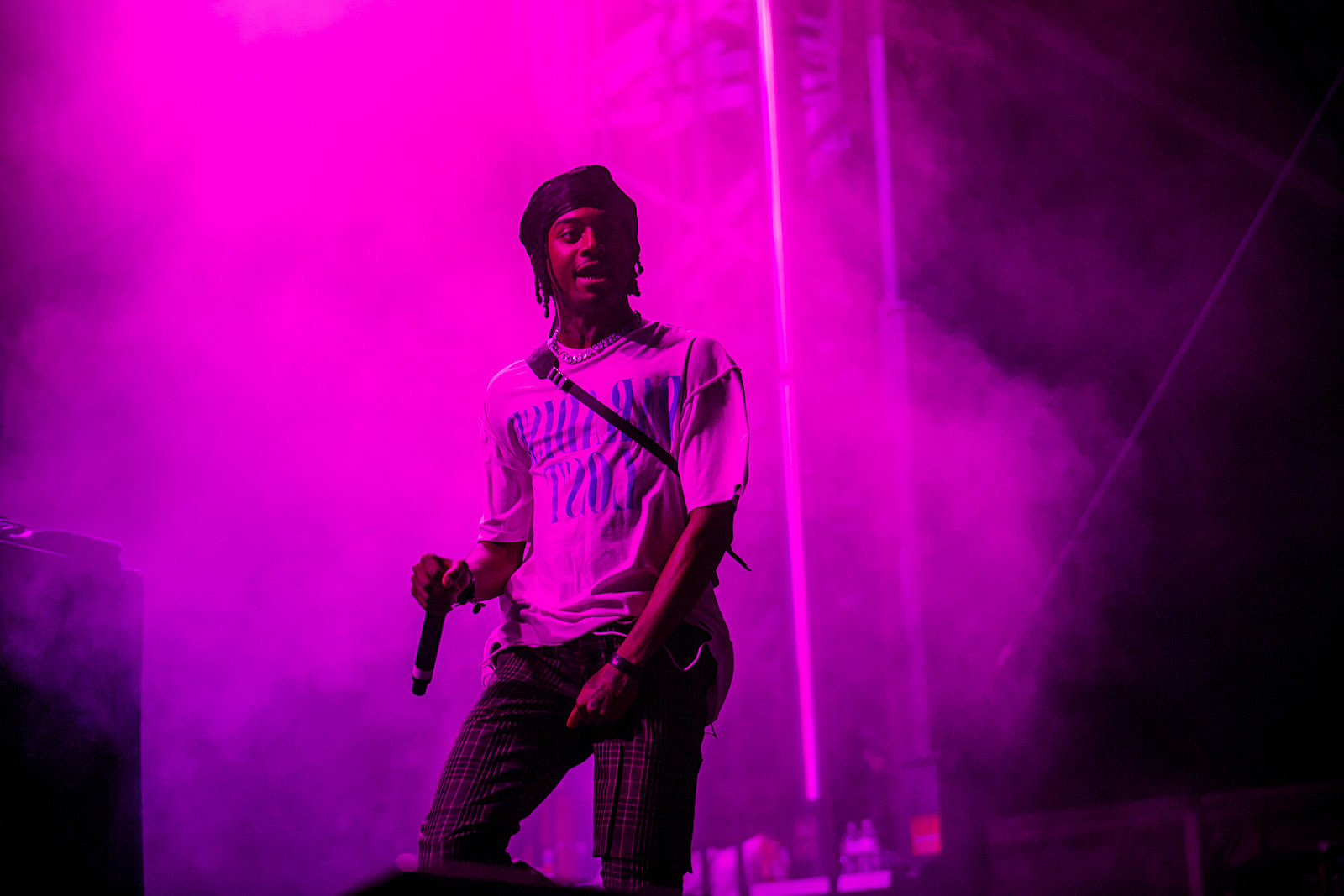 Vaquera グラフィック ポロシャツ Playboi Carti 着用 Playboi Carti with Ukrainian Flag | AI Art Generator | Easy-Peasy.AI