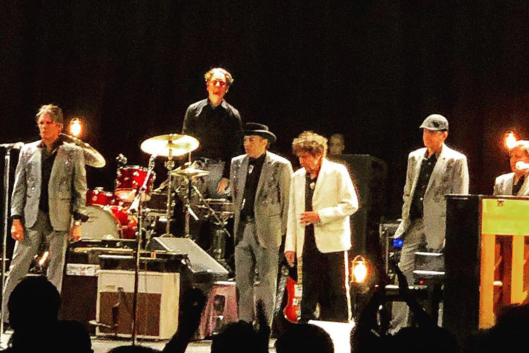 Bob Dylan began 10-show Beacon Theatre run (videos, setlist)