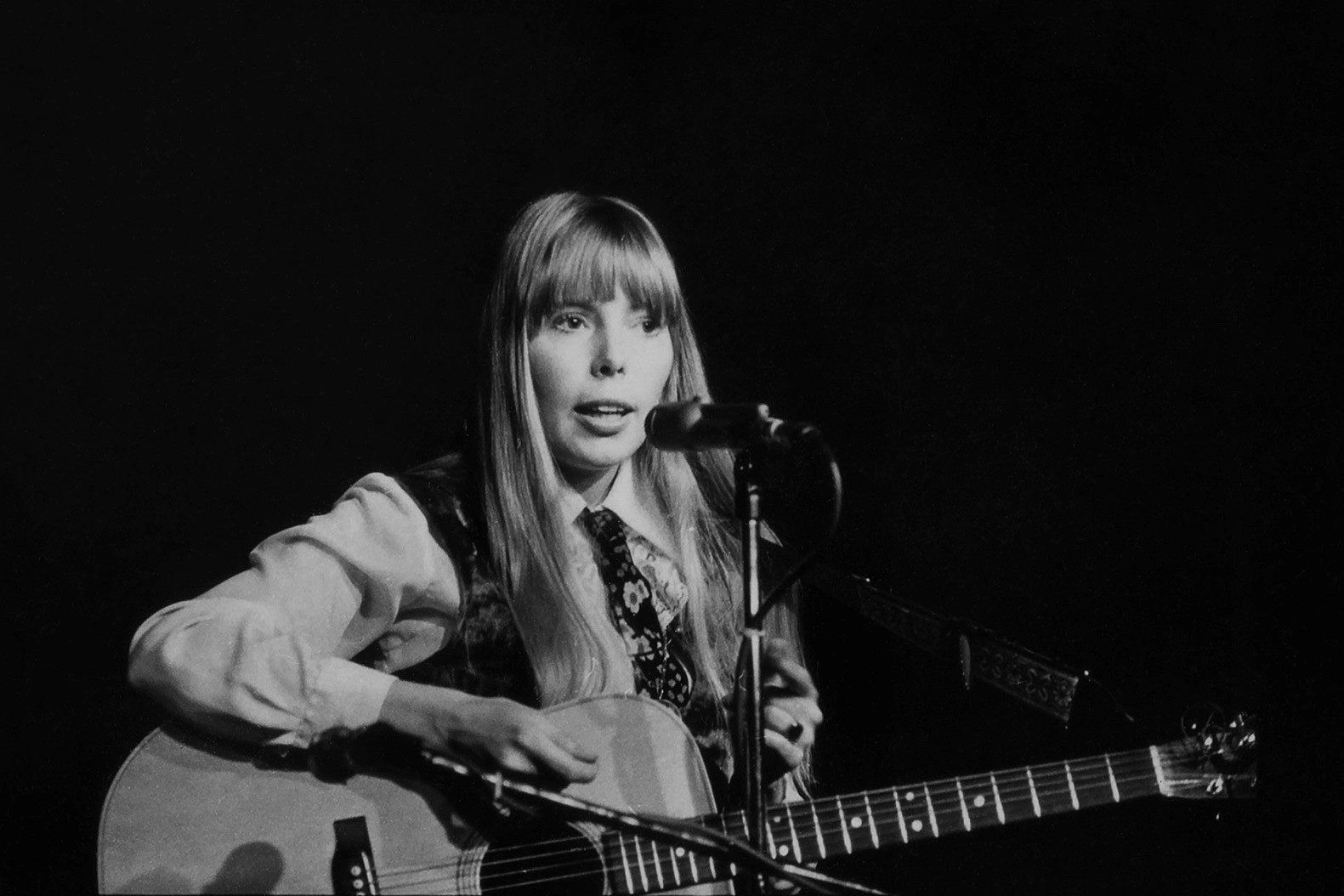12 essential, trailblazing '60s/'70s folk albums by women