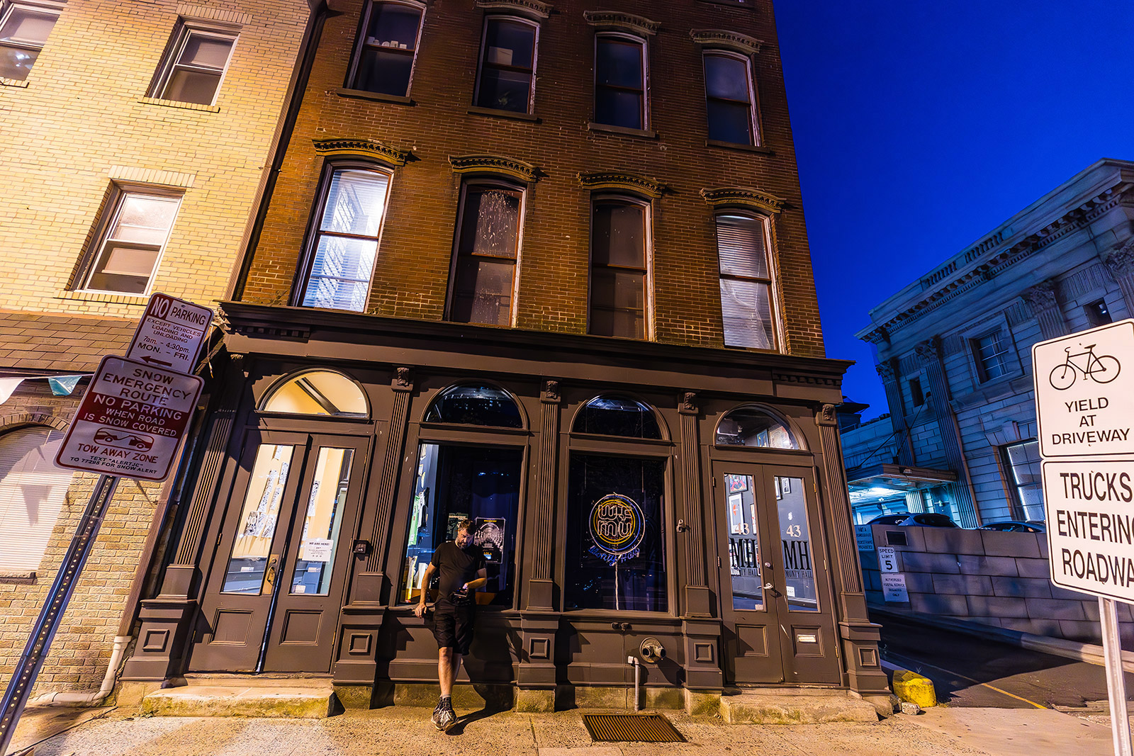 Das Damen played their first show in 32 years at WFMU Monty Hall (pics