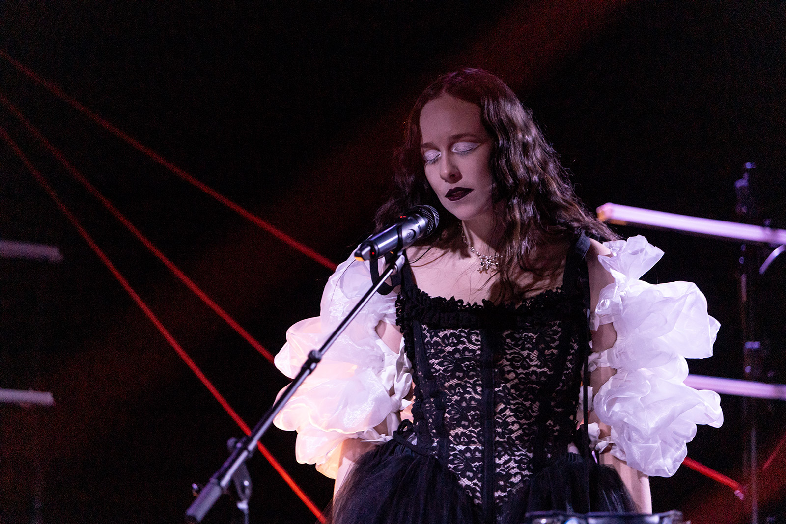 Allie X announces 2026 North American tour