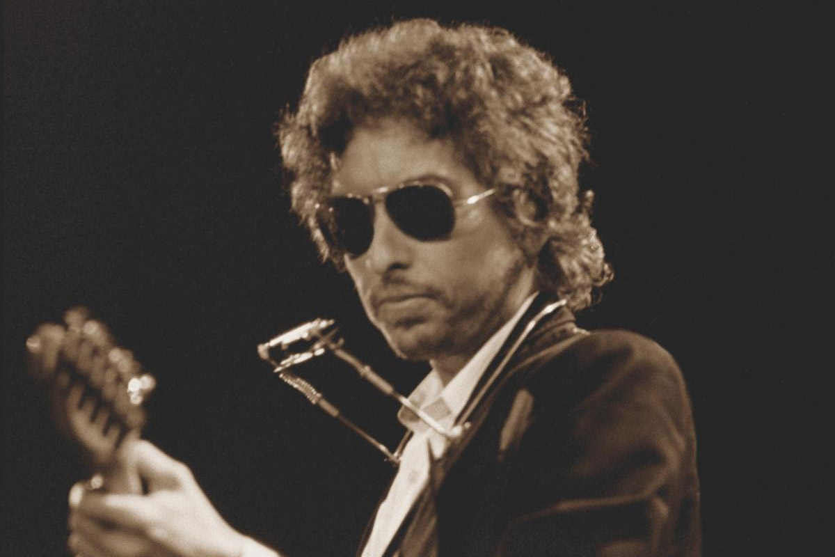 Bob Dylan adds new shows ahead of Outlaw Music Festival dates w