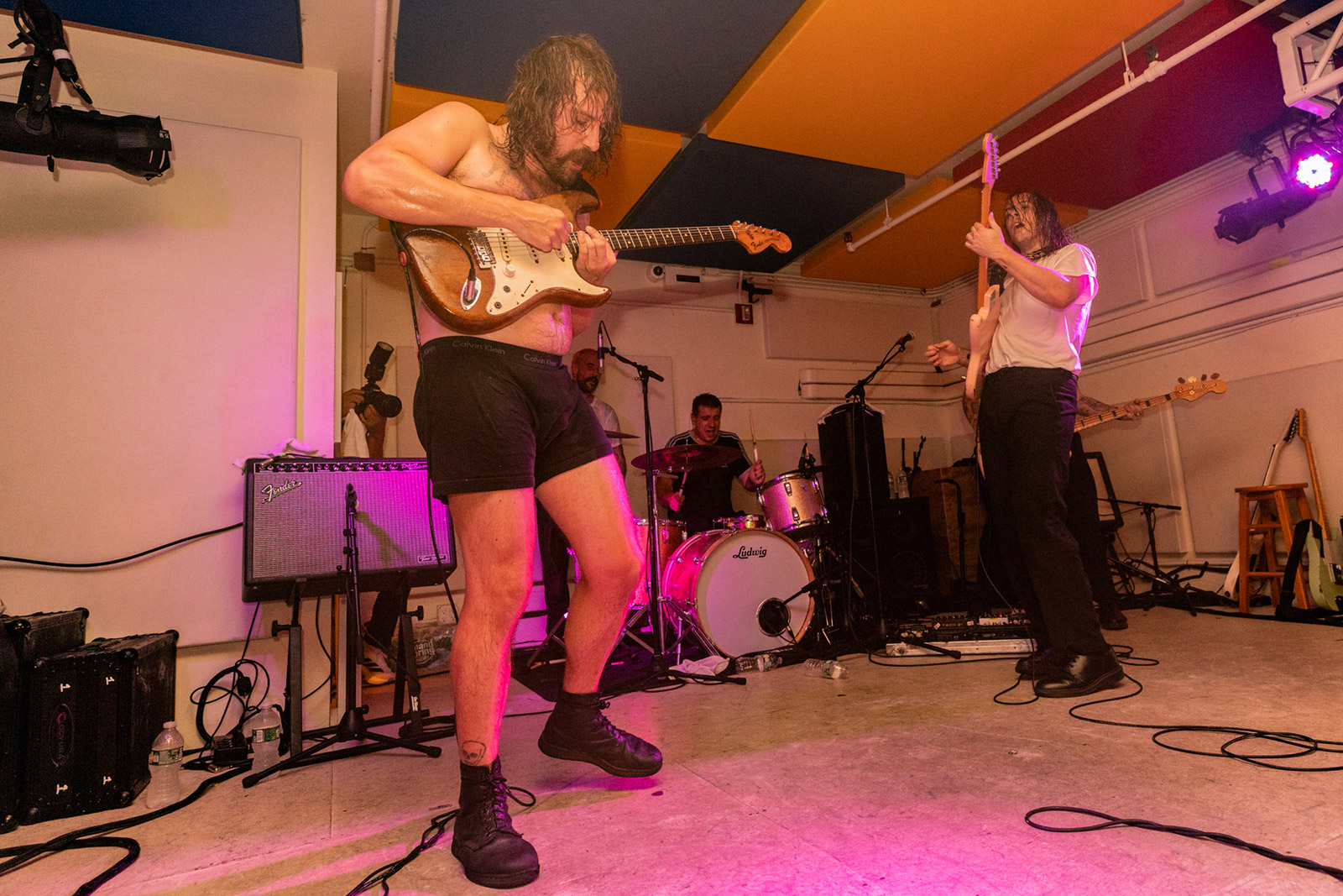 IDLES at NIght Club 101