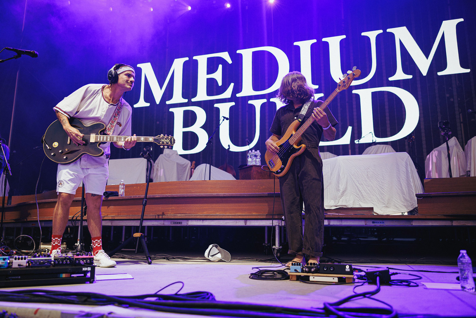 Tyler Childers played 2 Forest Hills Stadium shows with Medium Build ...