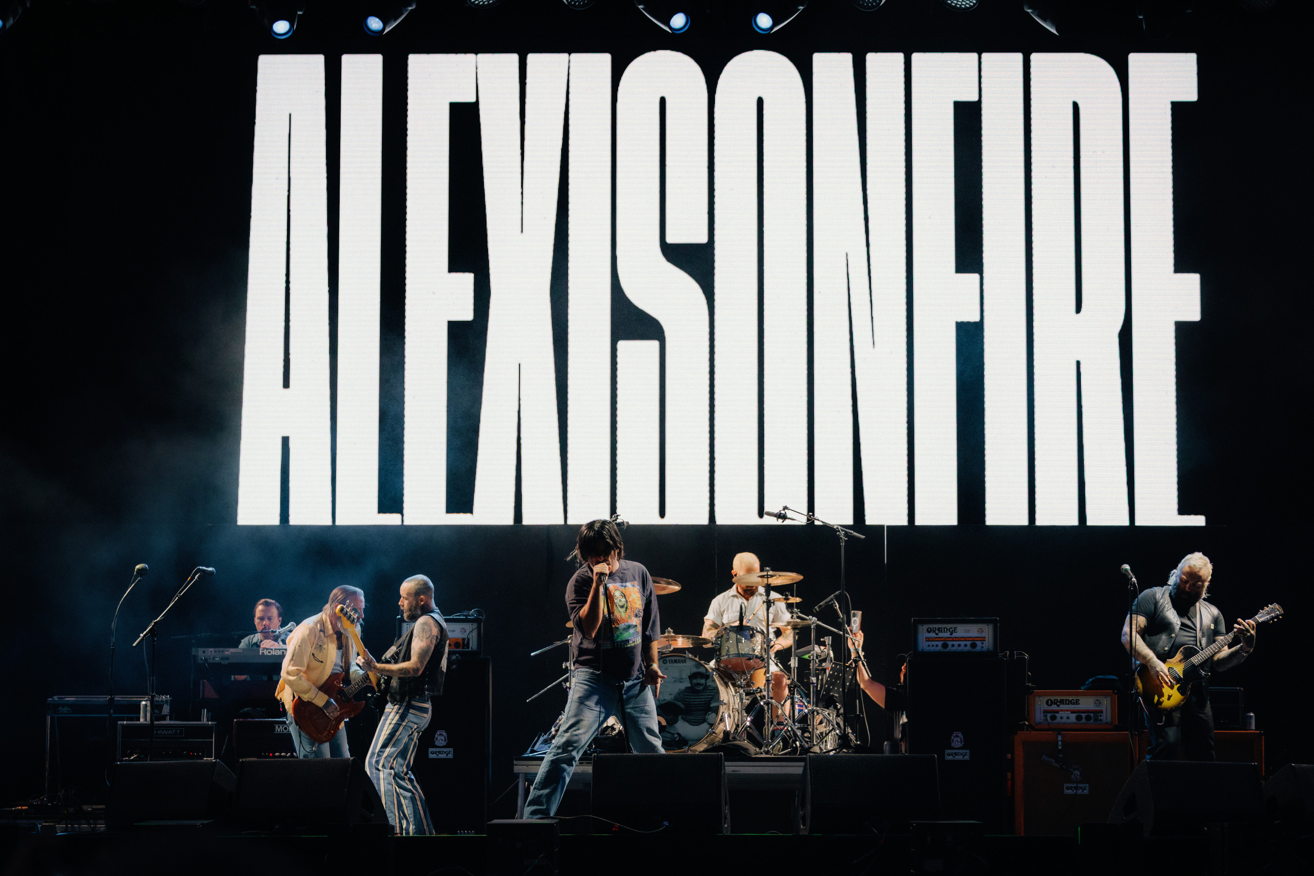 Alexisonfire talk ‘Crisis’ 20 year plans & new music: “there’s elements of ‘Watch Out'”