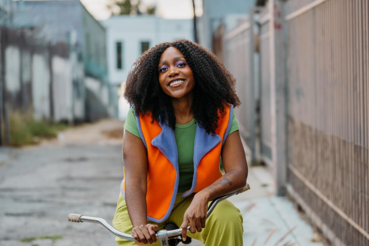 Noname announces new project ‘Cartoon Radio,’ shares “Hundred Acres” video