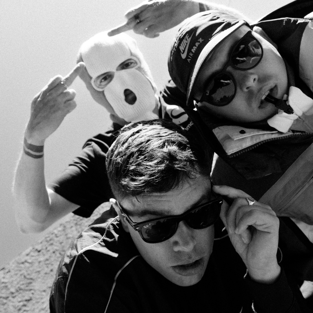 Kneecap address dropped terrorism charges against Mo Chara on new single “No Comment”