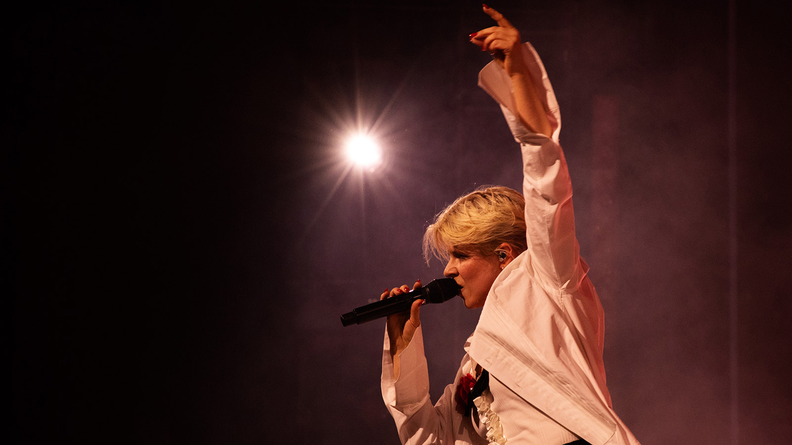 Robyn adds new shows to 2026 tour, NYC & LA included