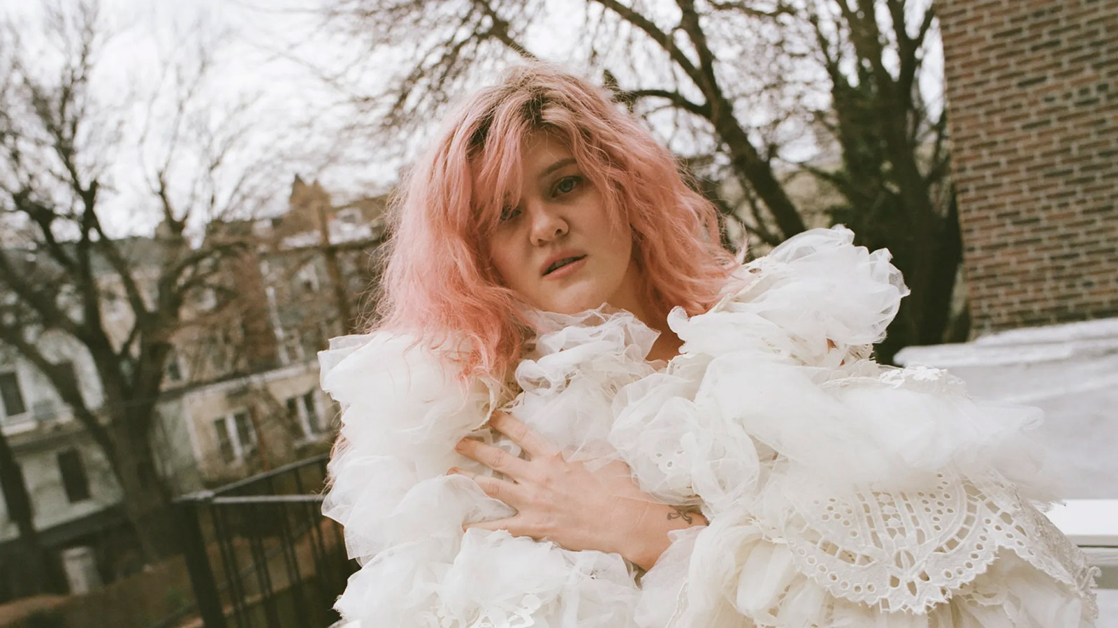 Grace Ives announces new LP ‘Girlfriend’ & tour, shares “Stupid Bitches”