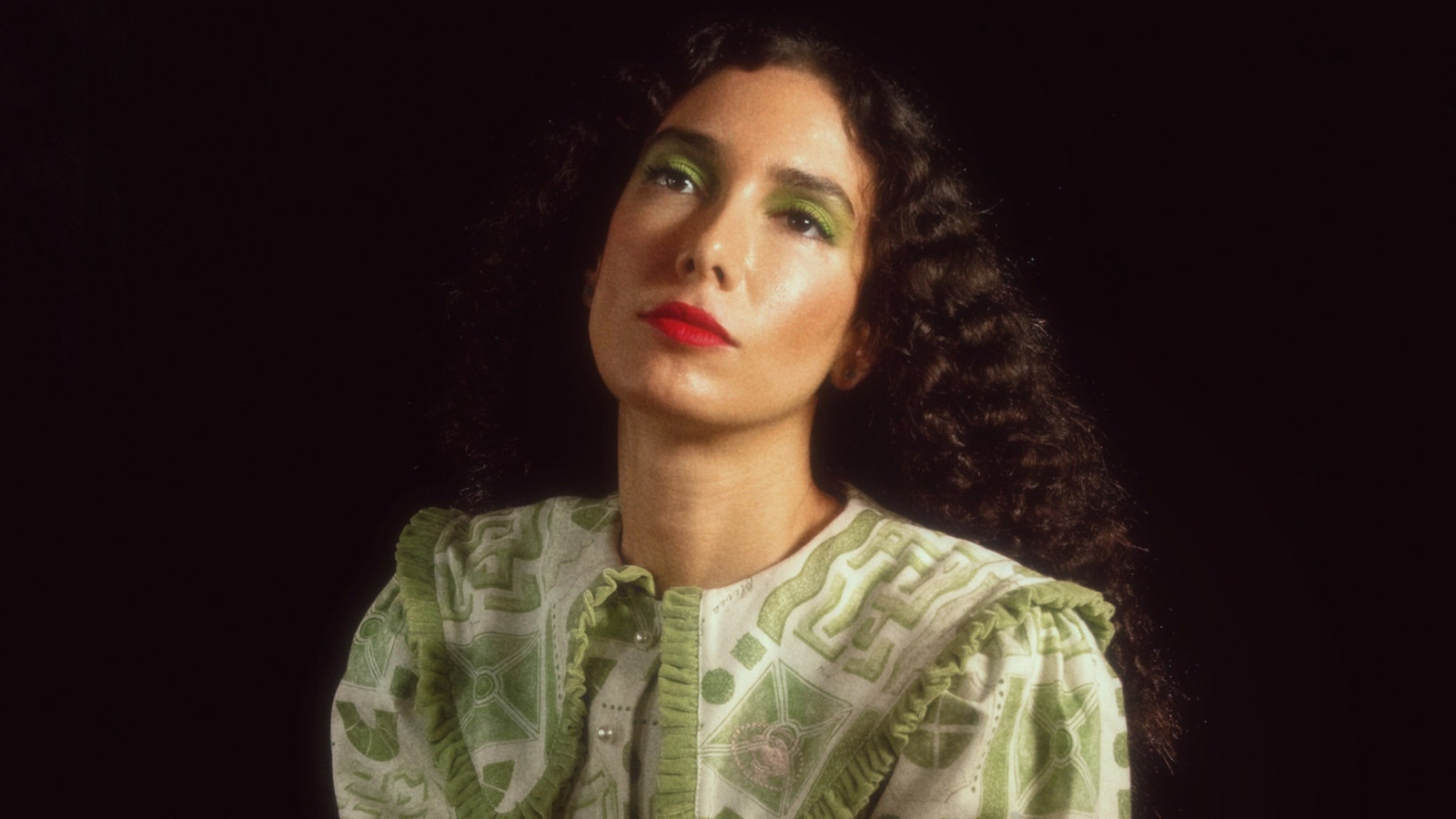 Bedouine announces new LP ‘Neon Summer Skin’ & shows, shares “Long Way to Fall”