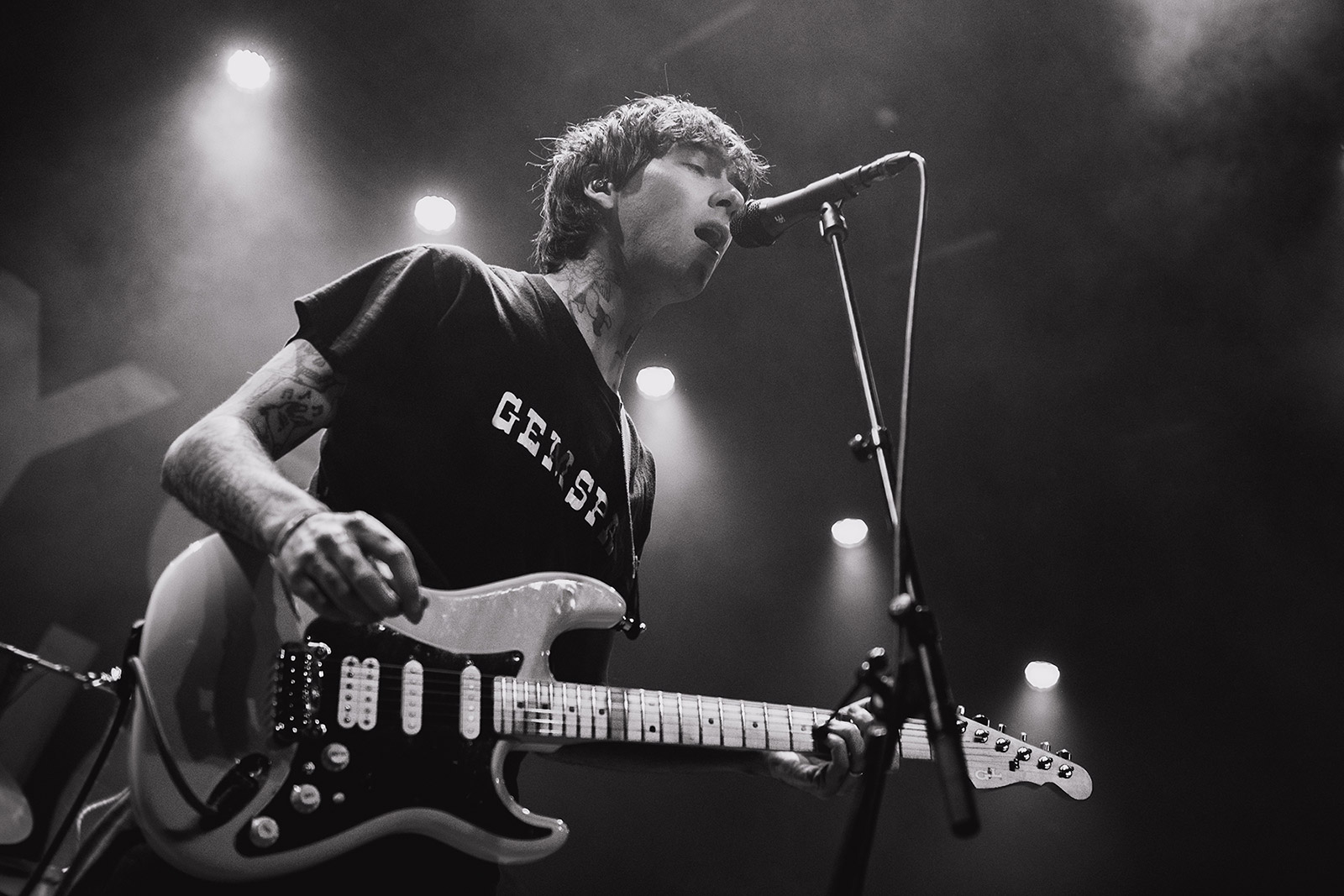 Joyce Manor postpone shows after Barry Johnson tears vocal chord