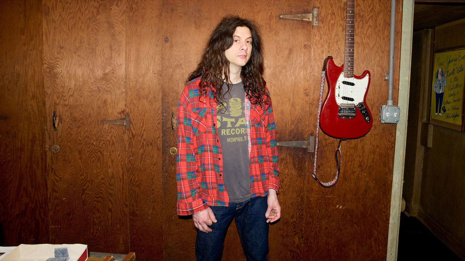 Kurt Vile announces new LP & tour, shares “Chance to Bleed”