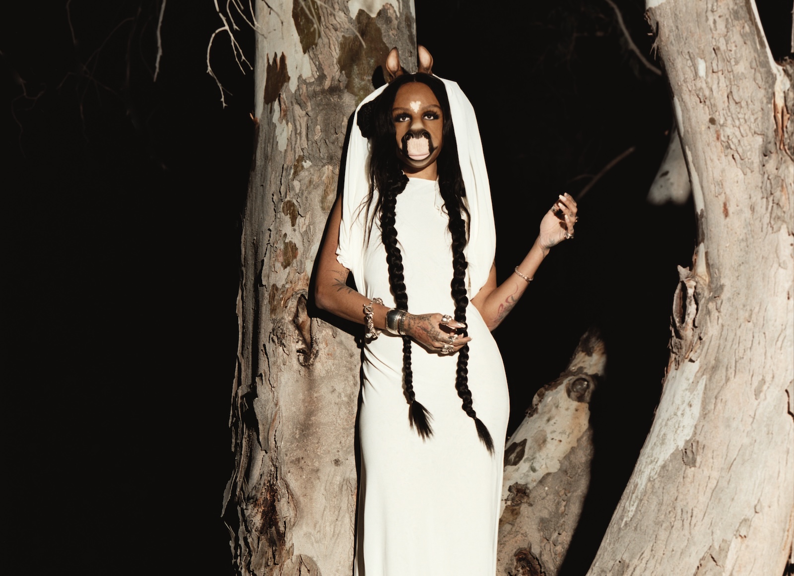 horsegiirL announces debut album, shares “earth is turning”