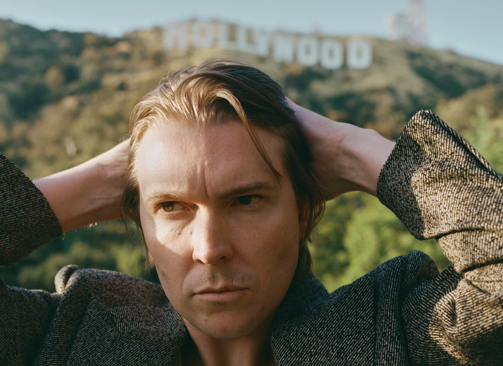 Alex Cameron Unveils “Late to Set” Album and Tour, Shares New Single “Red Hook Rain”